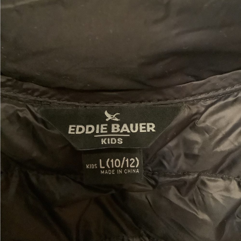 Eddie Bauer Boys’ L Black Puffer Jacket with Quilted Design - Picture 4 of 11